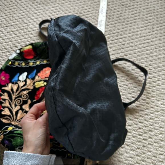 Absolutely GORGEOUS Embroidered Colorful Bag - Picture 14 of 14